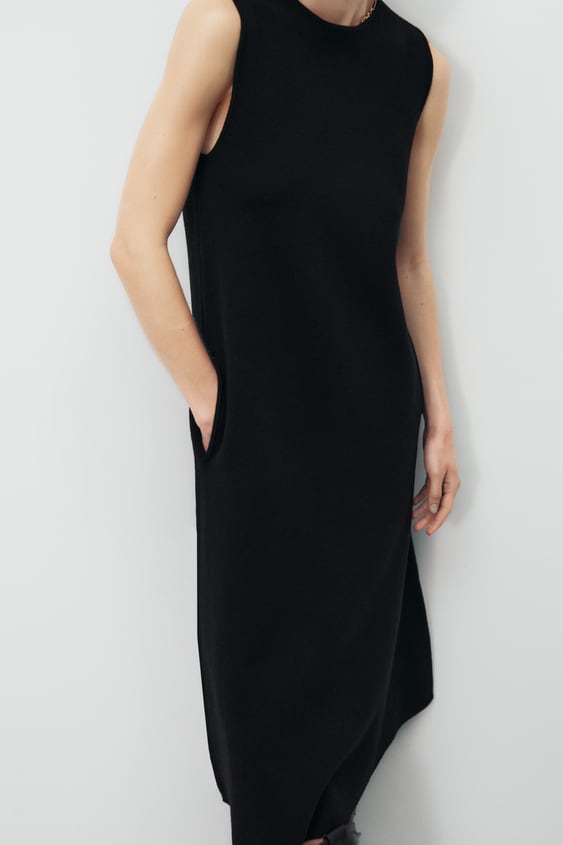 SLEEVELESS KNIT DRESS