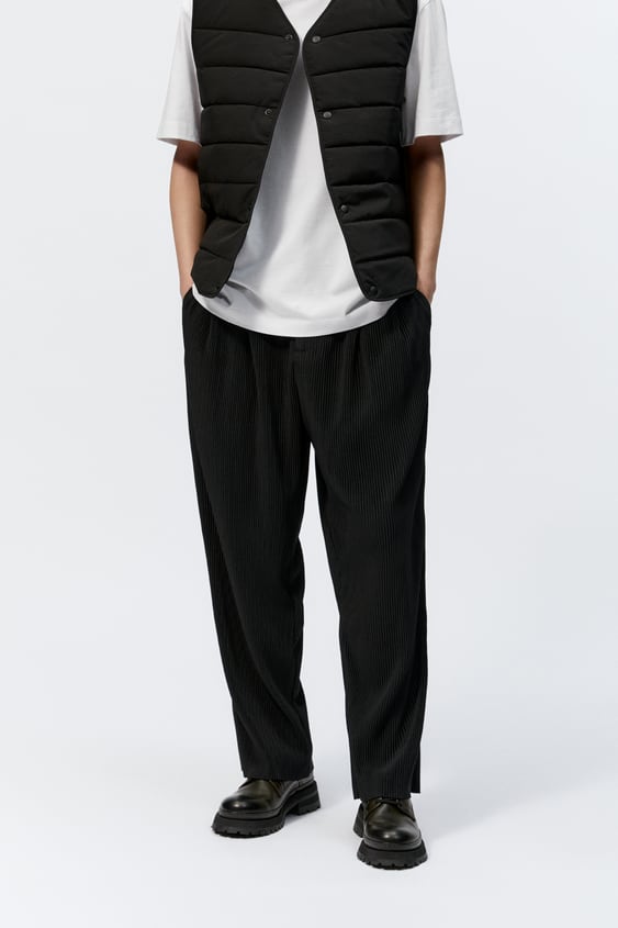 PLEATED WIDE FIT PANTS