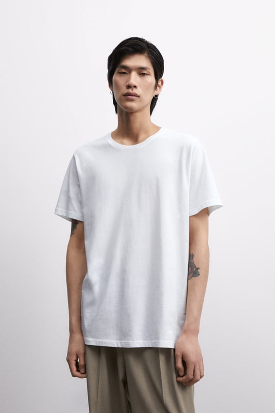 BASIC LIGHTWEIGHT T-SHIRT