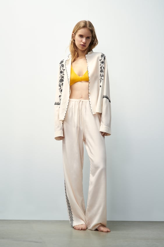 CONTRAST EMBROIDERY PANTS