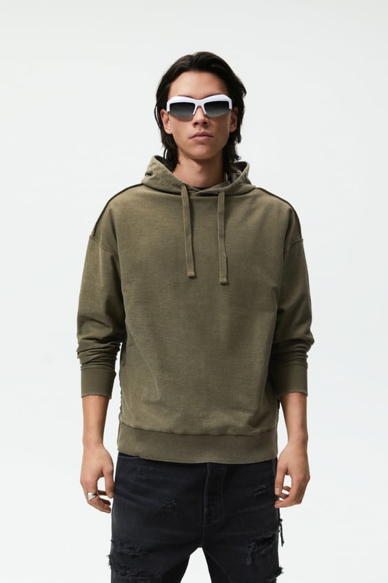 HOODED KNIT SWEATSHIRT