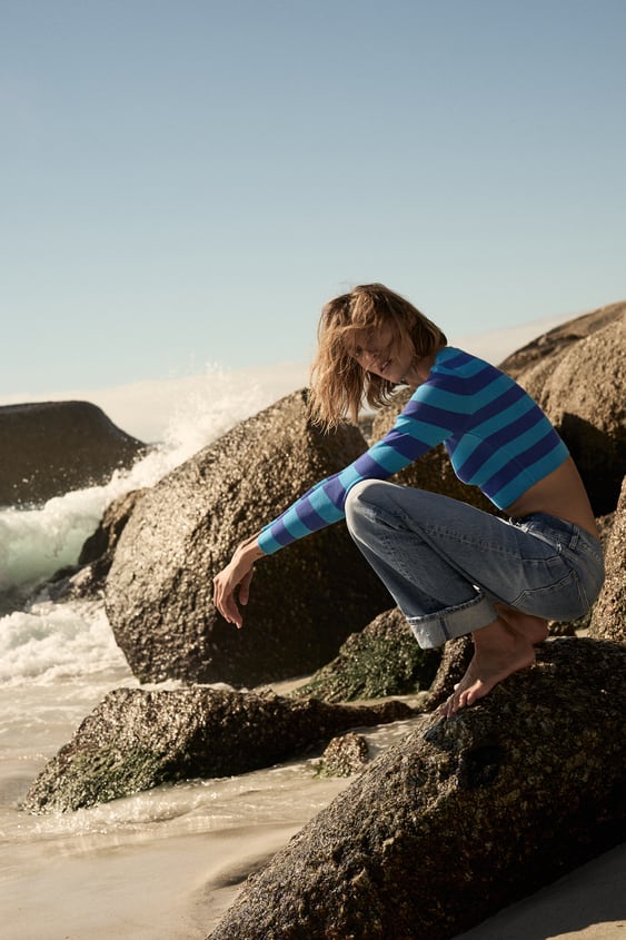 RIBBED KNIT SWEATER