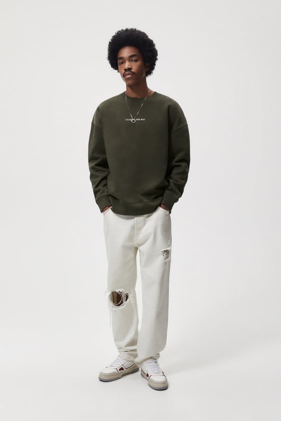 CONTRASTING TEXT SWEATSHIRT