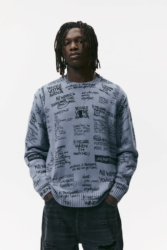 PRINTED TEXT SWEATER