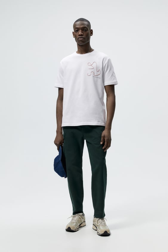 CONTRAST EMBROIDERED T-SHIRT