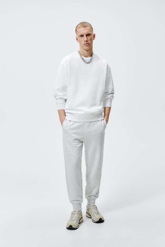 BASIC SWEATSHIRT