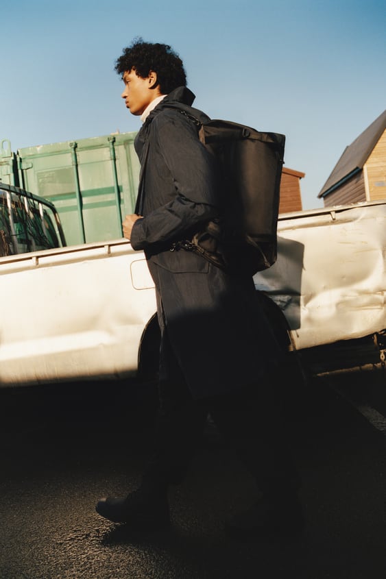 CONTRASTING BACKPACK