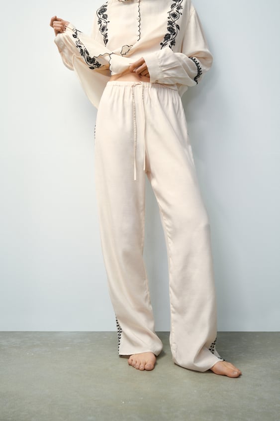 CONTRAST EMBROIDERY PANTS