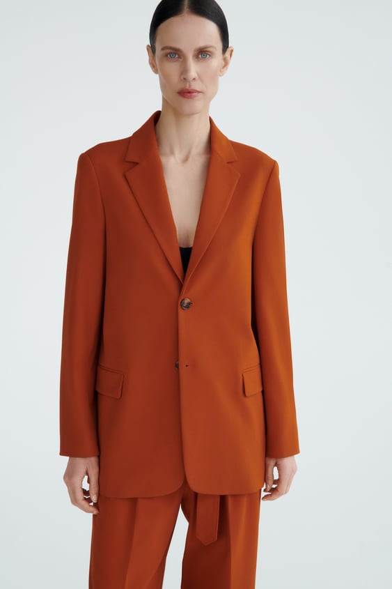 STRAIGHT CUT BUTTONED BLAZER