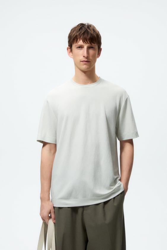 TEXTURED T-SHIRT