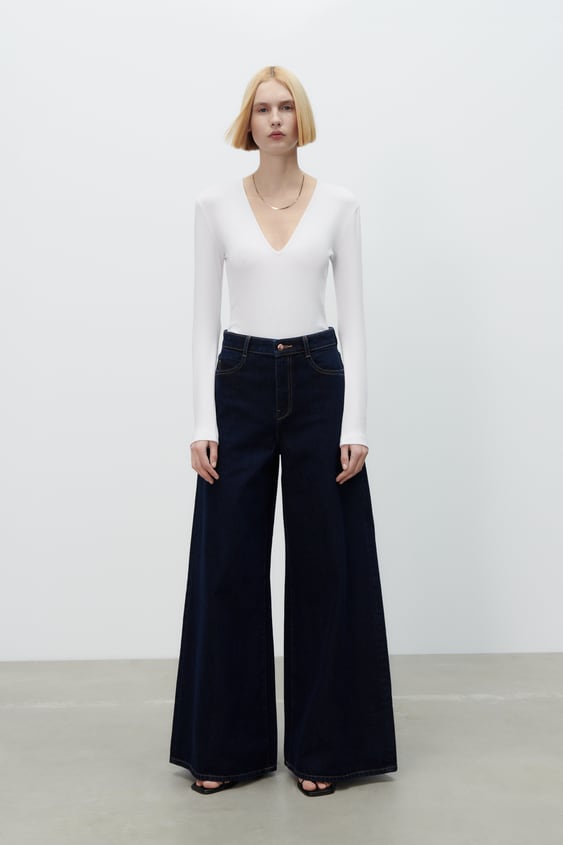 V-NECK BODYSUIT