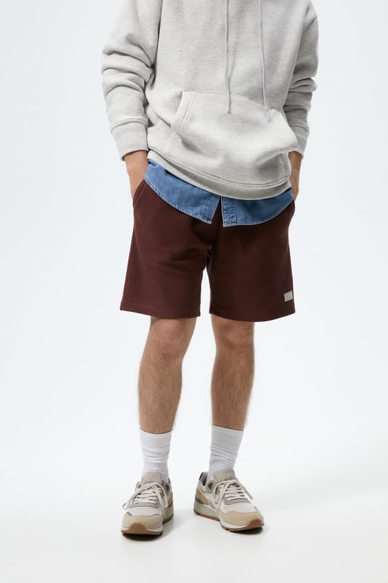 TEXTURED JOGGER SHORTS
