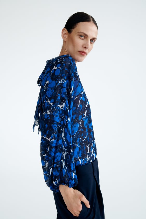 PRINTED BLOUSE WITH BOW