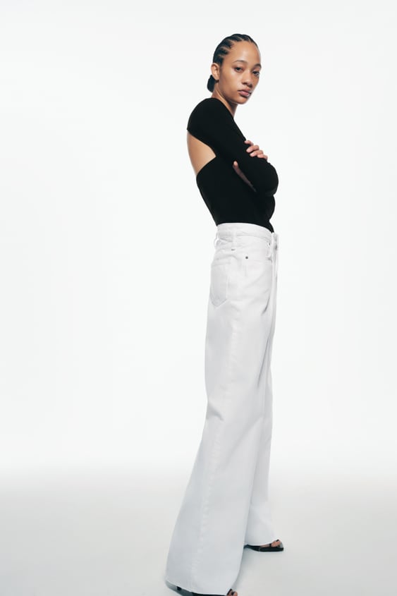CUT OUT T-SHIRT