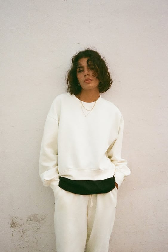 BASIC SWEATSHIRT