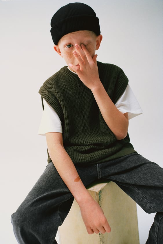 GAUGE KNIT VEST