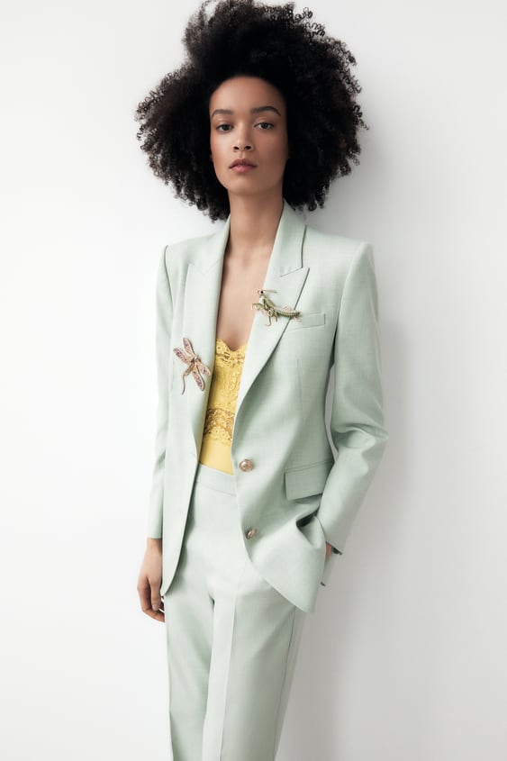FITTED BLAZER WITH GOLDEN BUTTONS