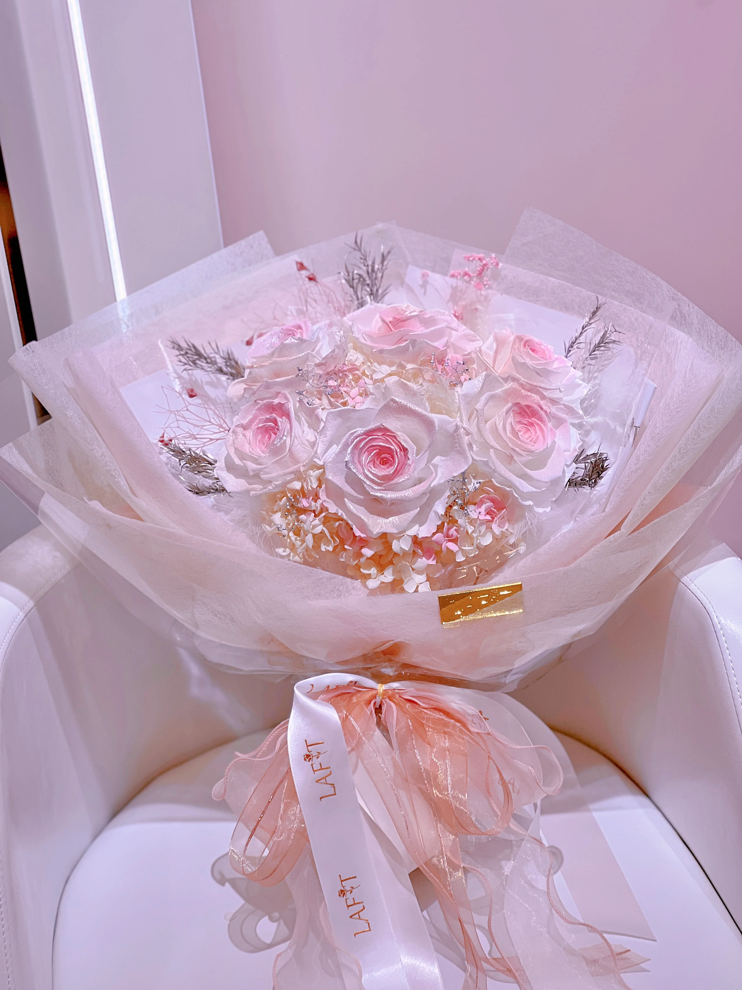 LAFIT夢幻漸變永生花束 �?Rosy Blush
