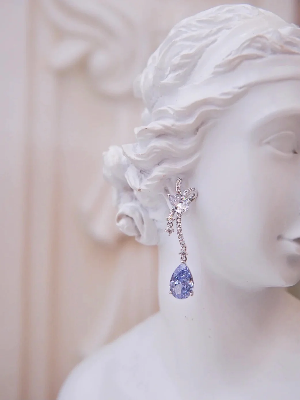 LAFIT  �� Peri Fairy - Earrings �{��ɫ��͸�Ќ�ʯ���h