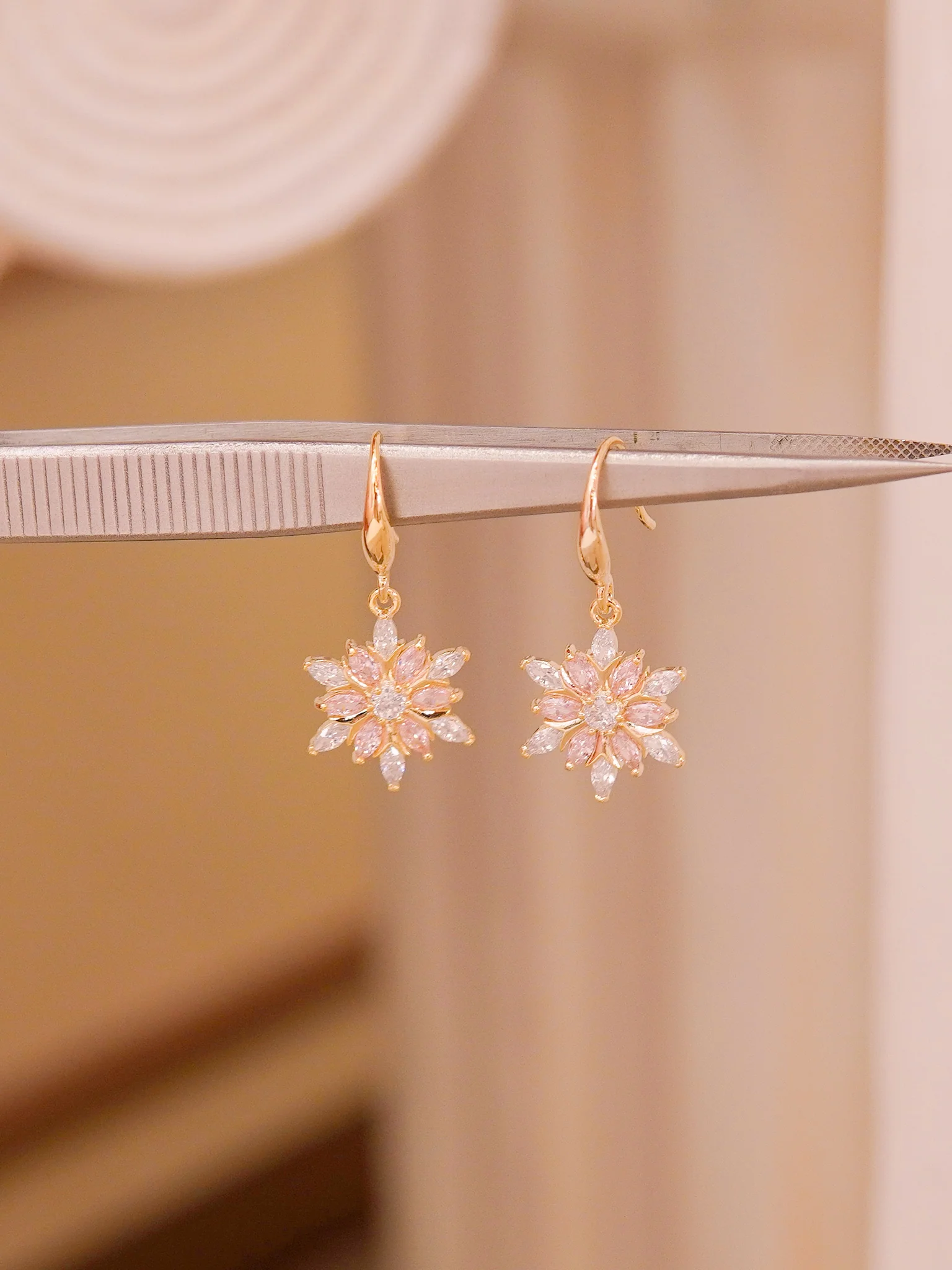 LAFIT�� Falling Snowflake - Earrings ѩ֮���W荿���h
