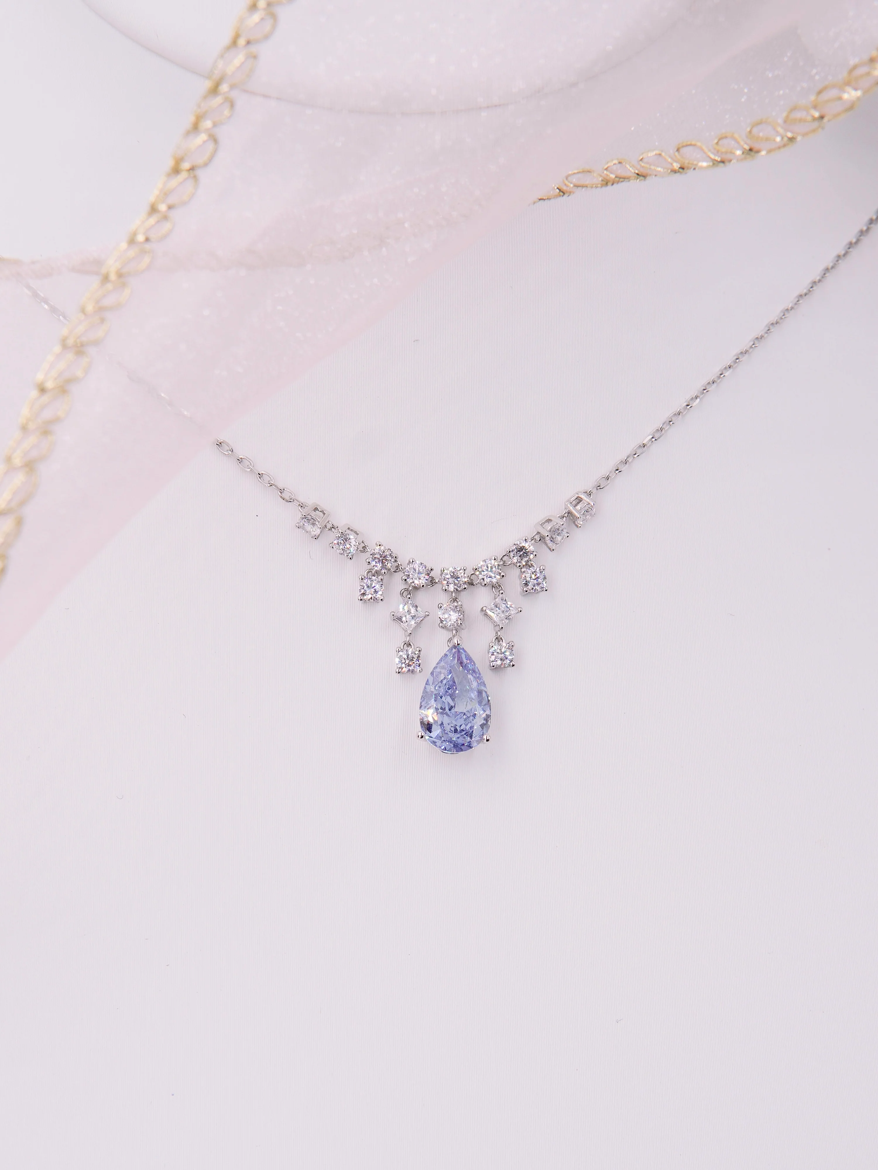 LAFIT  �� Paradise Goddess - Necklace ���FŮ����ɚ�ͨ͸��ʯ�i�