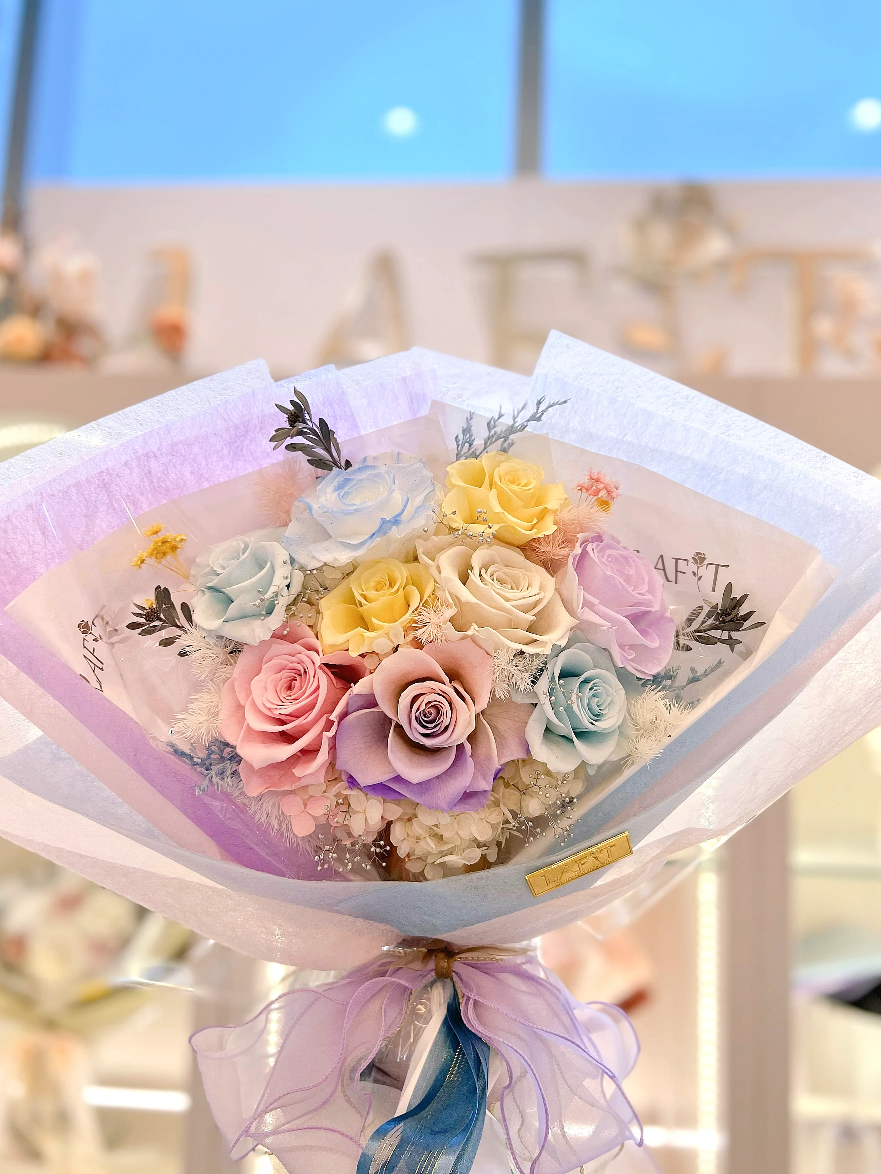 LAFIT畢業首選永生花束 �?Rainbow Macaron