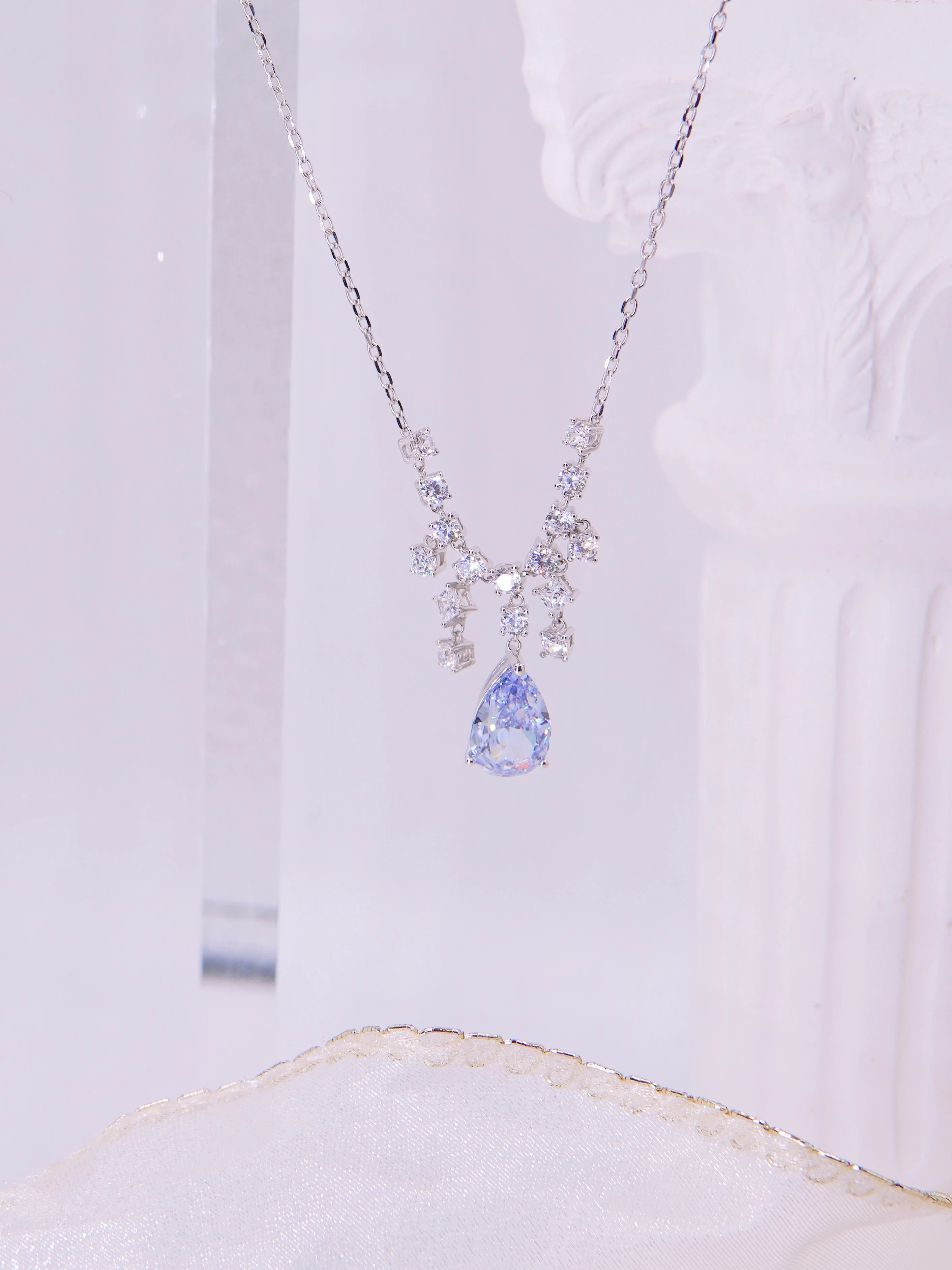 LAFIT  �� Paradise Goddess - Necklace ���FŮ����ɚ�ͨ͸��ʯ�i�