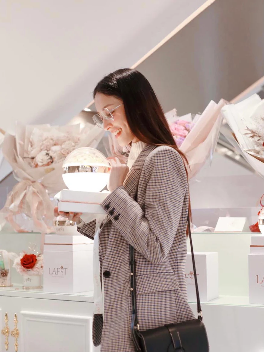 LAFIT - 明星首選永生花藝擺設�?The SAKURA (with white Sakura )