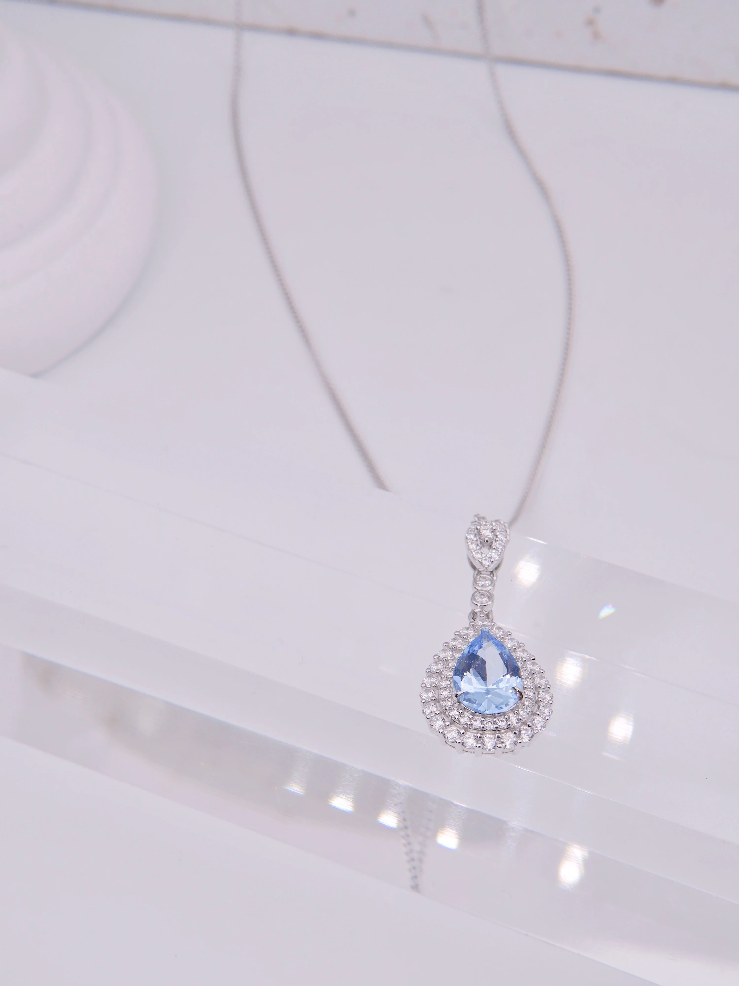 LAFIT�� Heart of Venus (Crystal Blue)- Necklace ���FŮ���{ʯ�i�