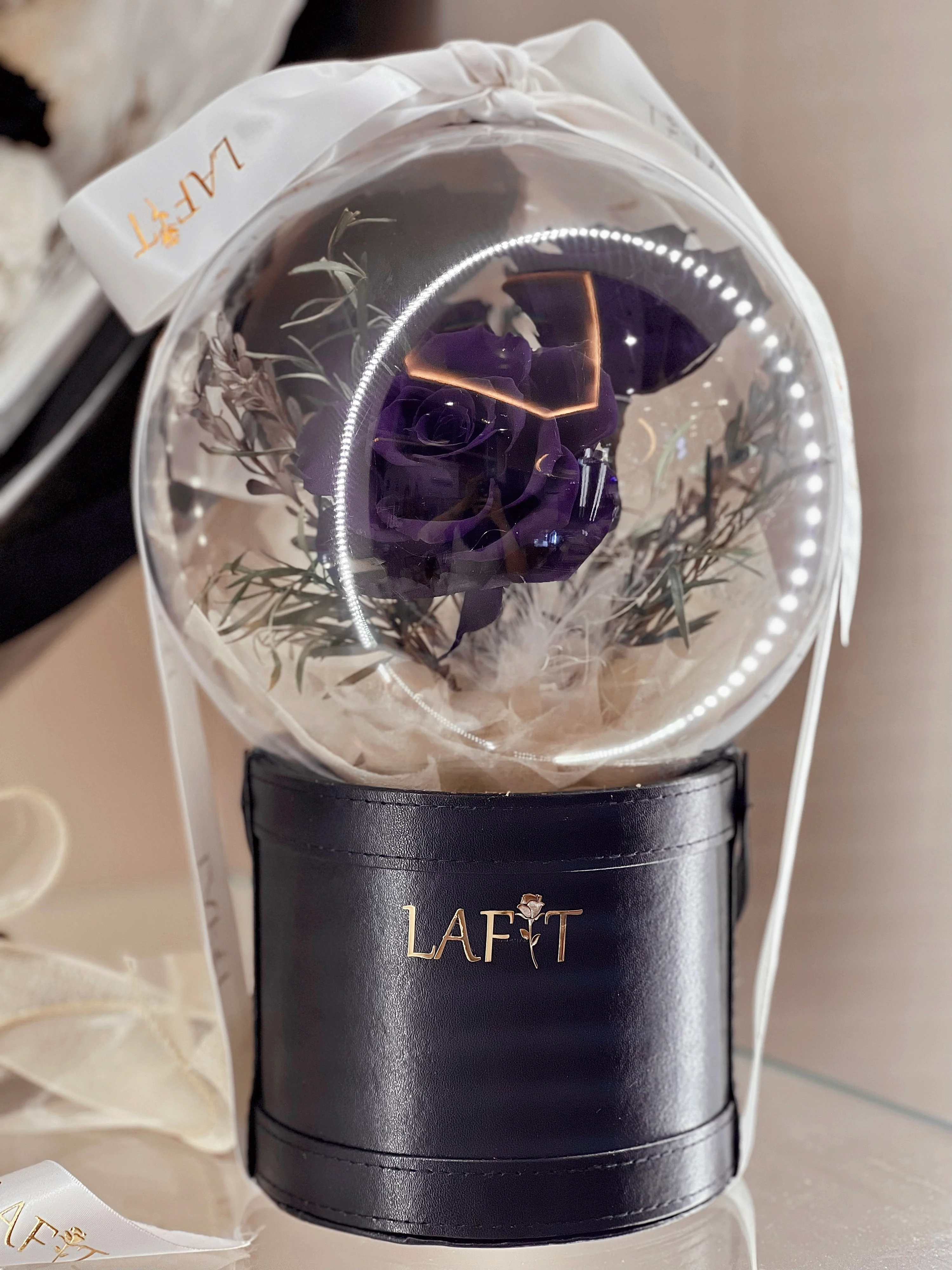 LAFIT 奢華經典永生花藝擺設 · Rose Sparkling Bubble - Dark Purple