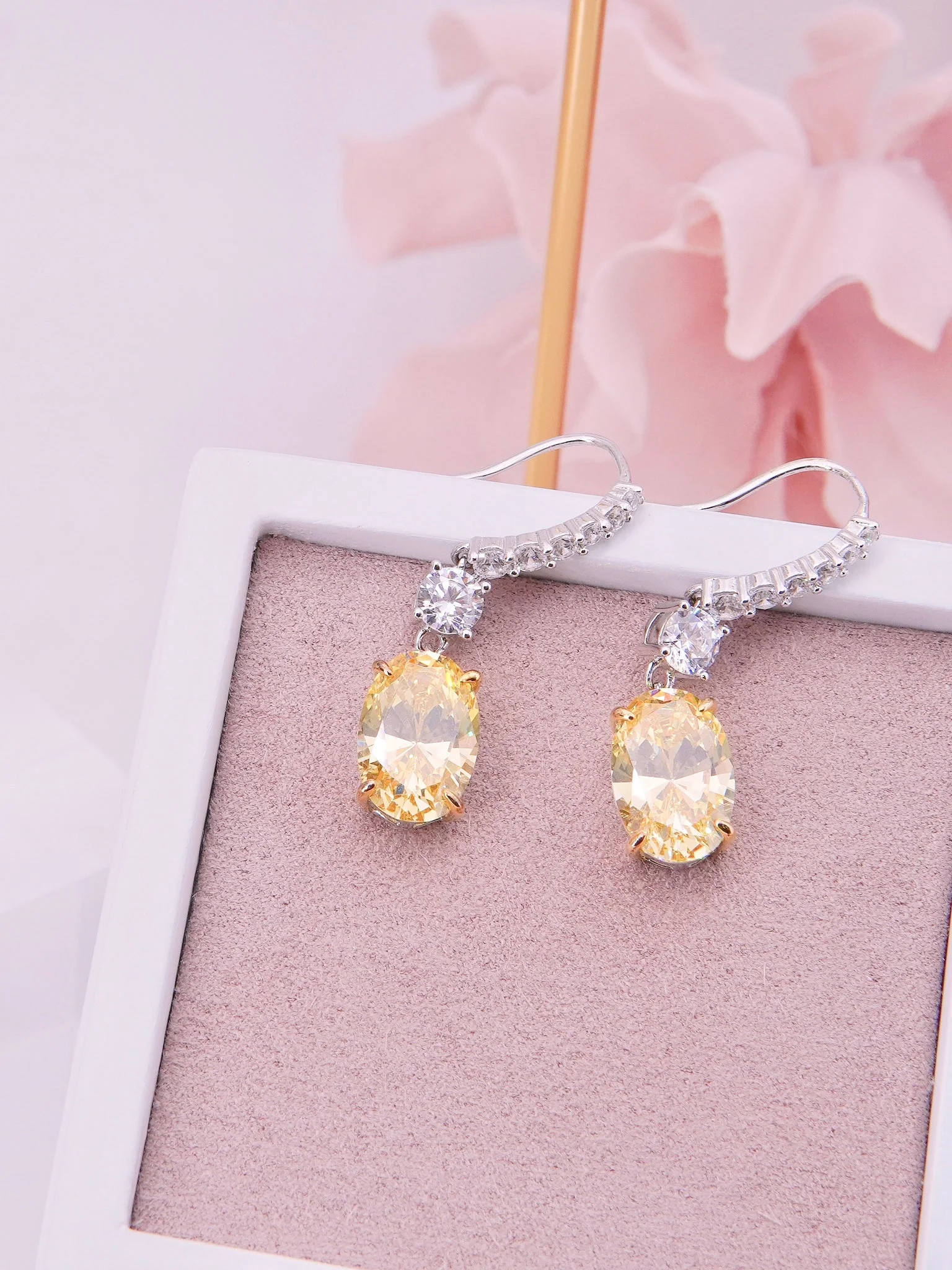 LAFIT�� Queen of Fairyland - Earrings ��Honey Yellow��