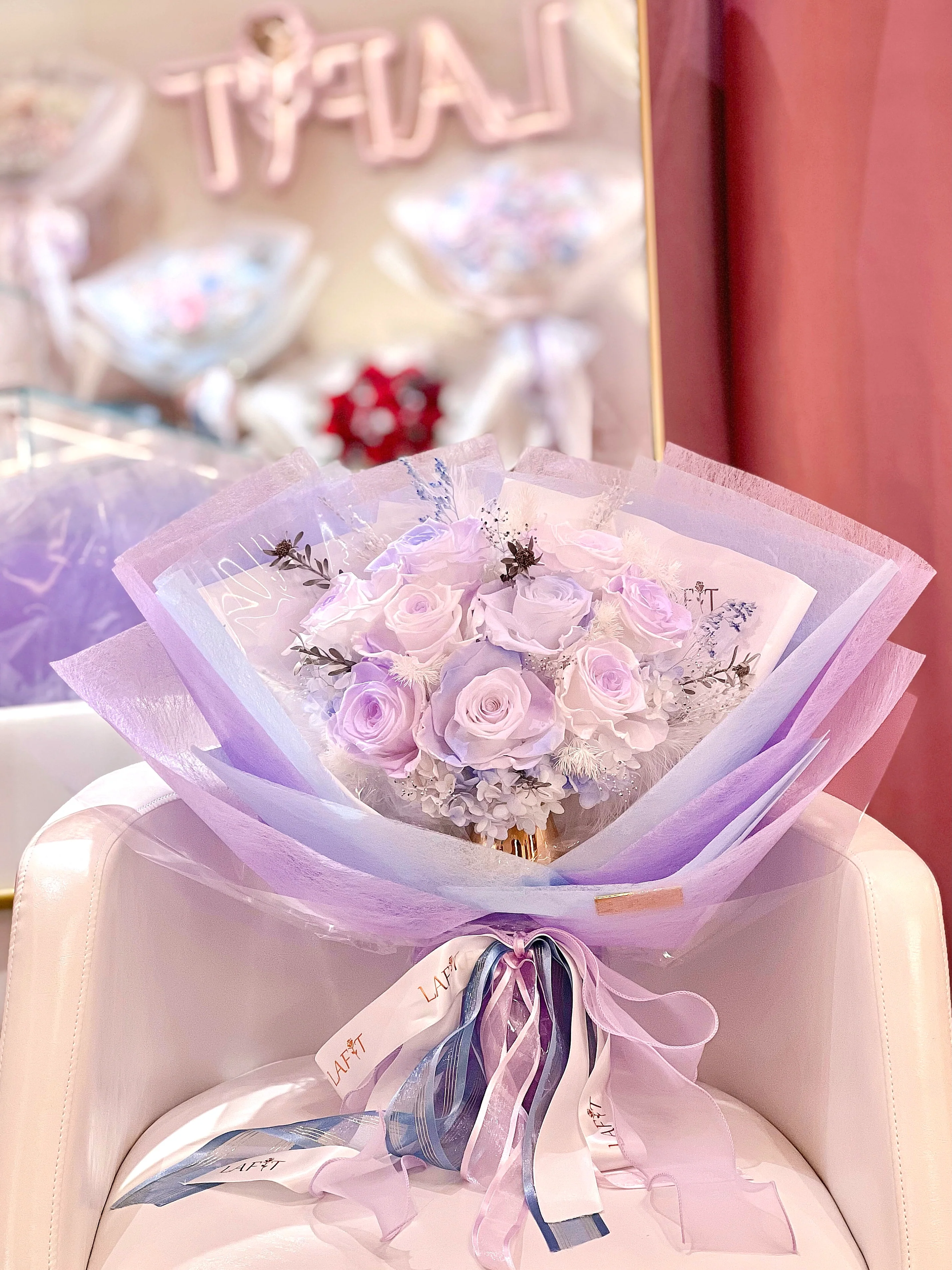 LAFIT夢幻漸變永生花束 �?Peri Fairy
