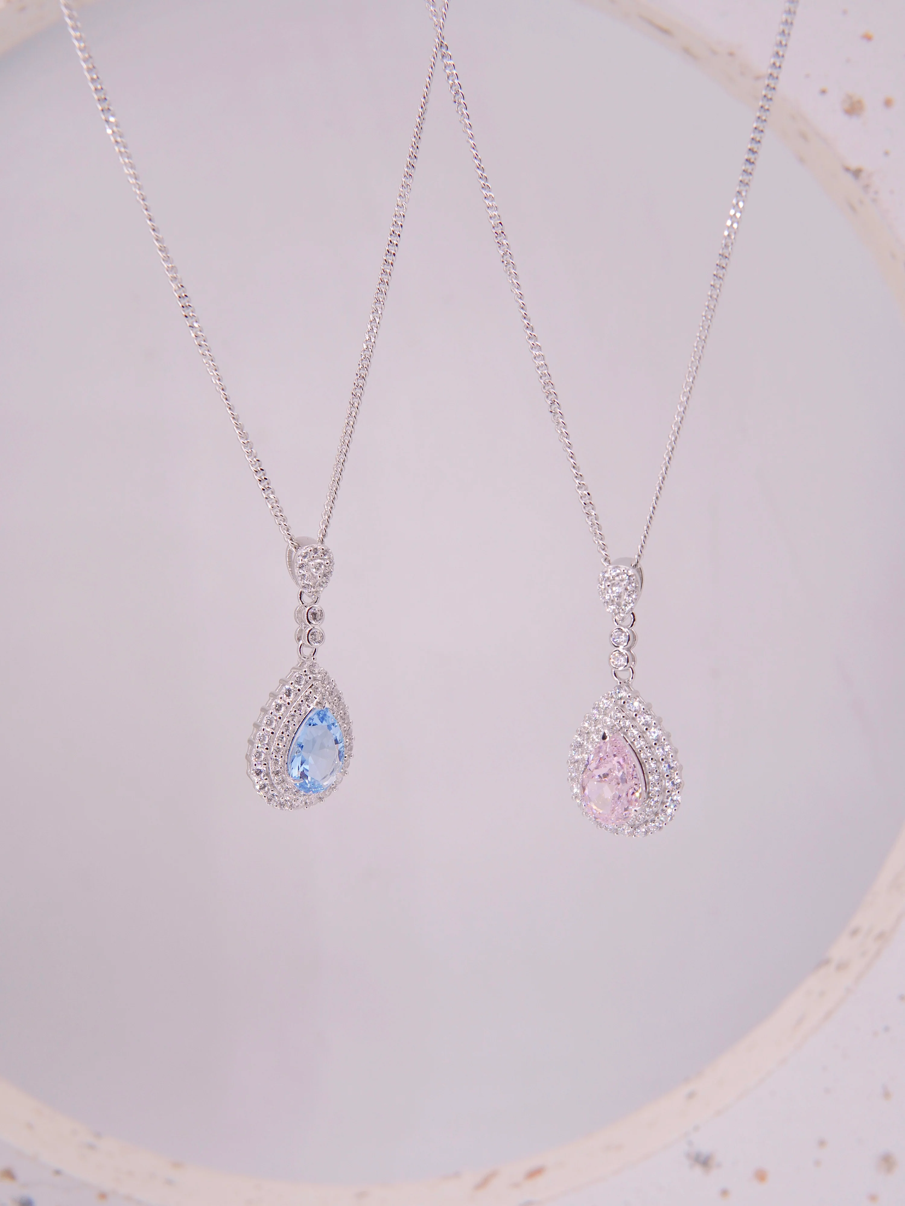 LAFIT�� Heart of Venus (Crystal Blue)- Necklace ���FŮ���{ʯ�i�