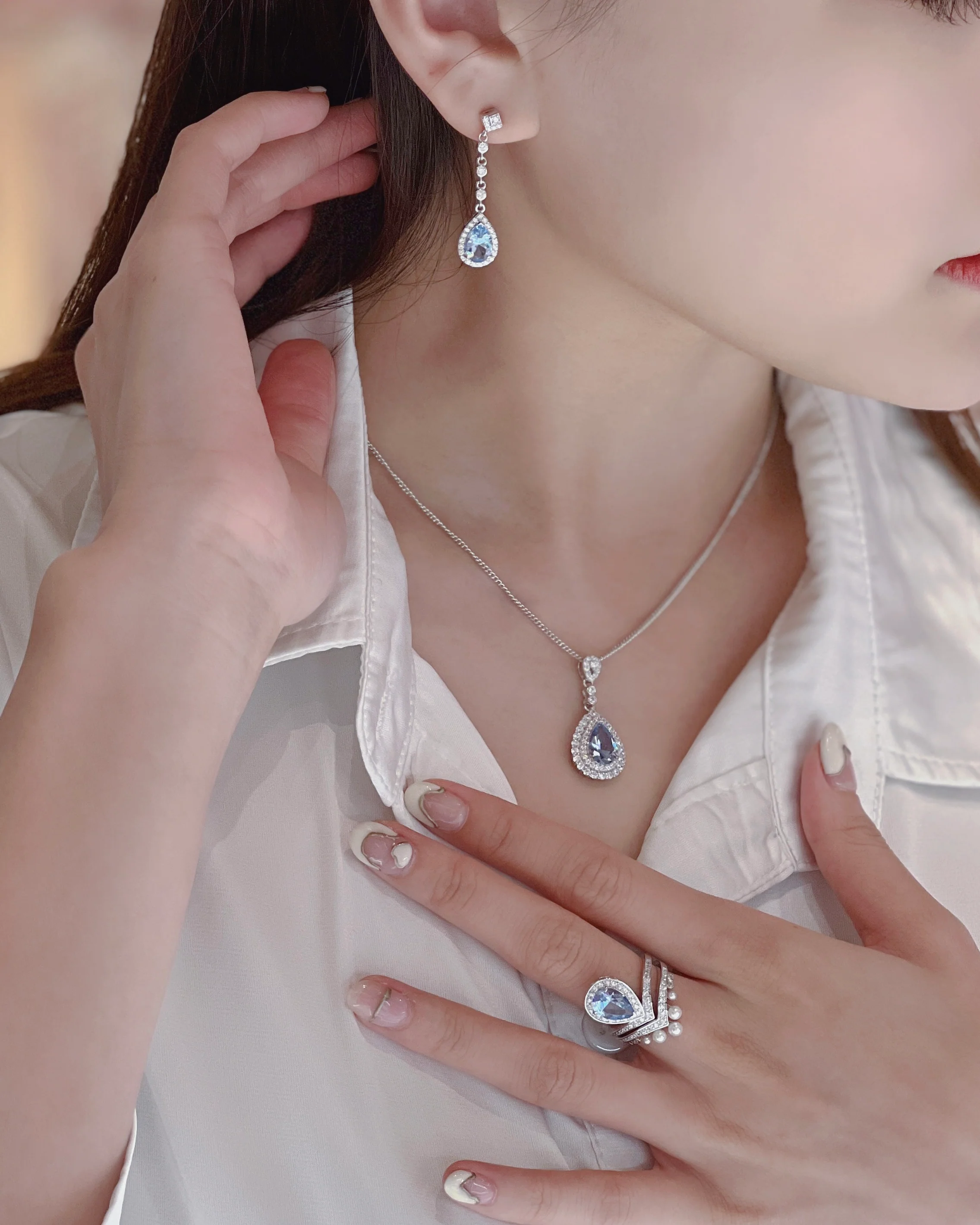 LAFIT�� Heart of Venus (Crystal Blue)- Necklace ���FŮ���{ʯ�i�