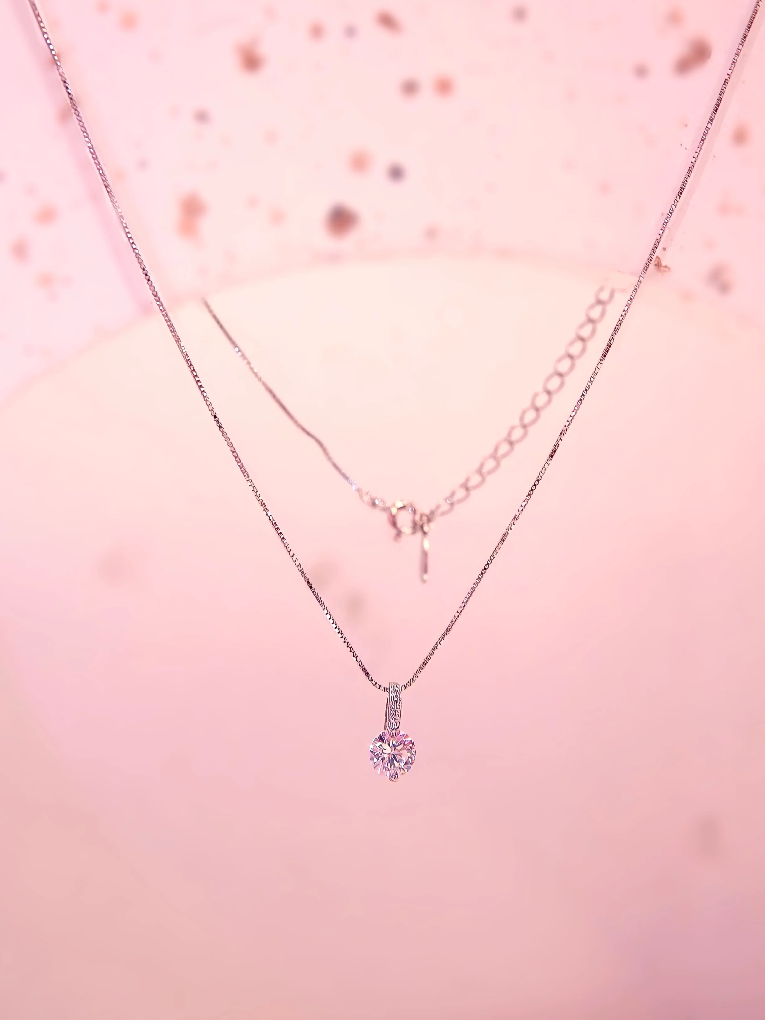 LAFIT  �� The Shooting Twinkle - Necklace �O���Wҫ�ж����и��Wʯ�i�