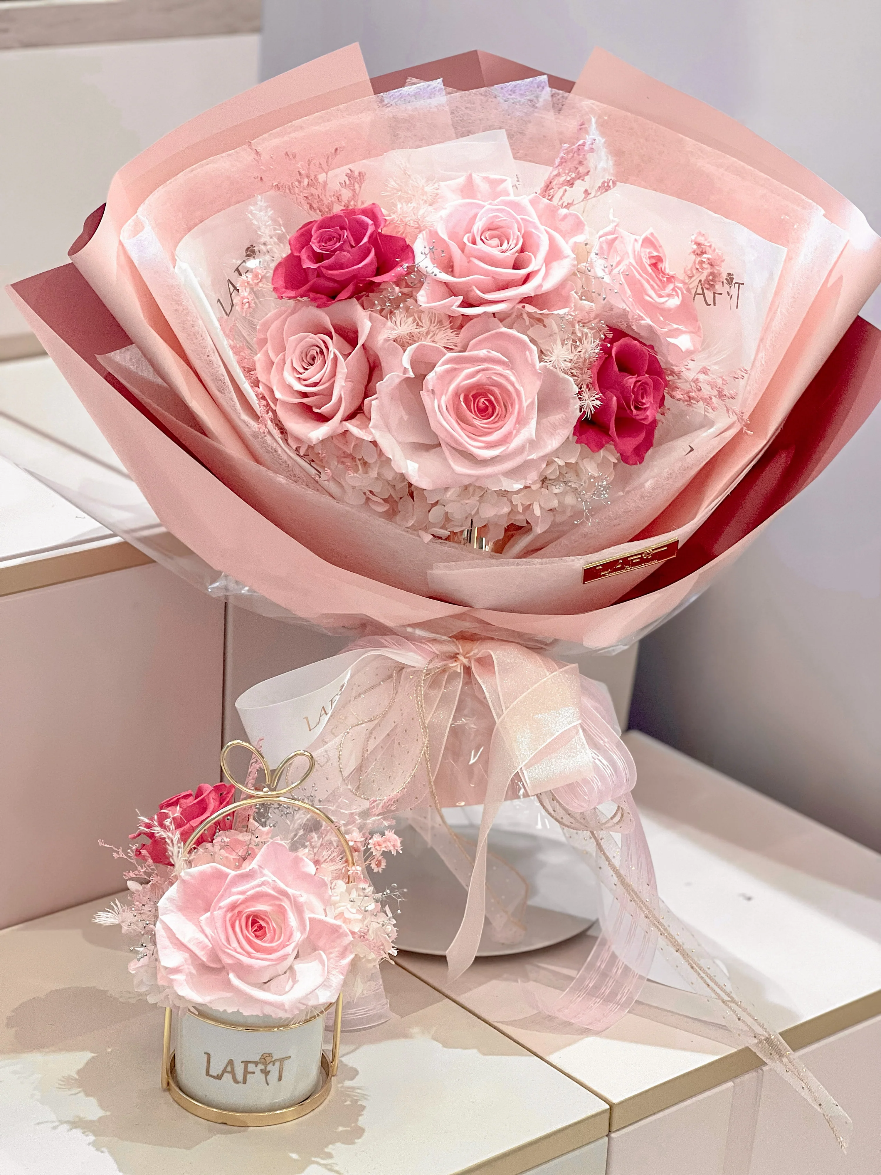 LAFIT夢幻漸變永生花束 �?Barbie’s Pink Paradise