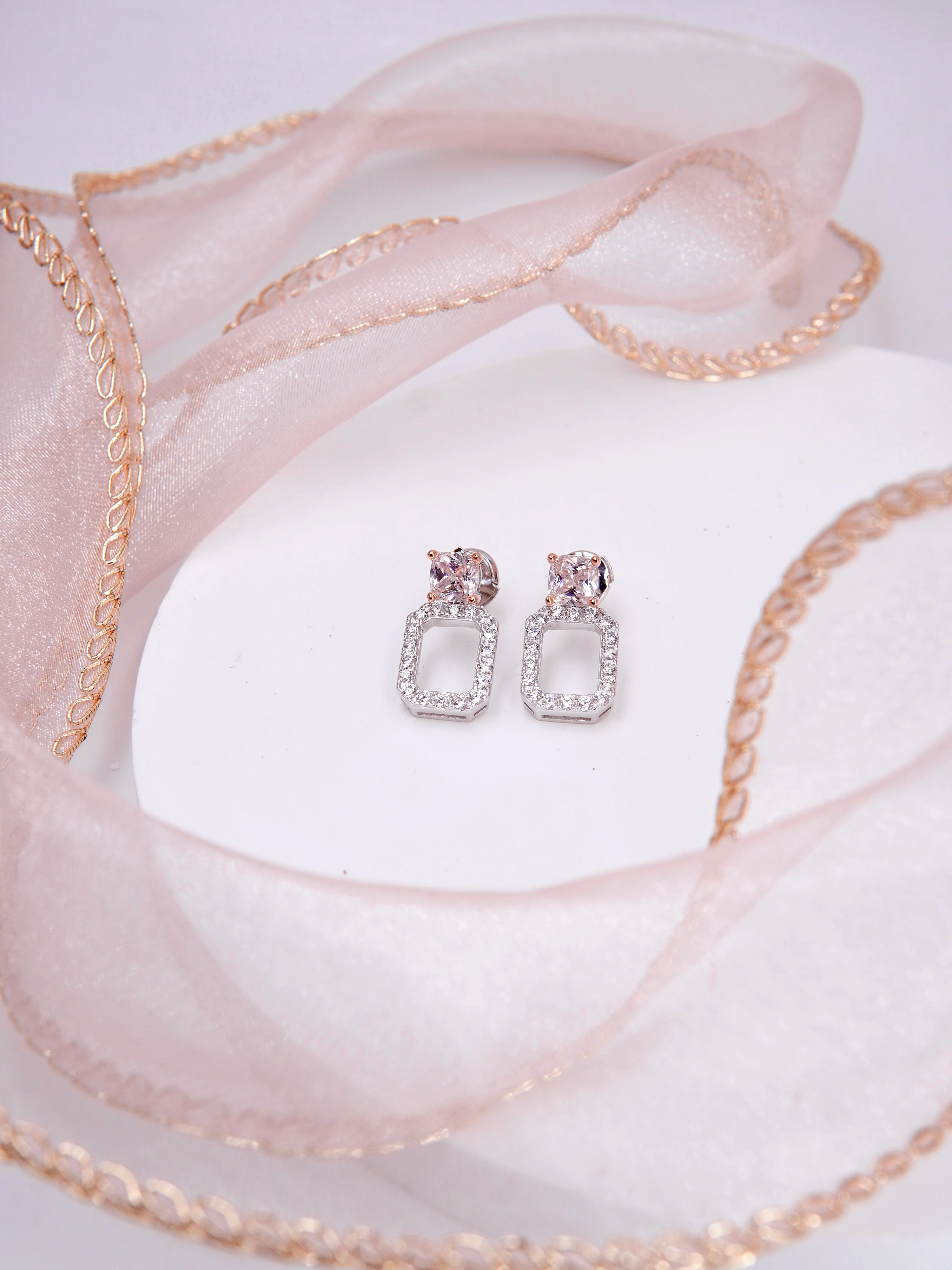 LAFIT �� Sakura Blush Earrings �ѻ����U�Ռ�ʯ���h