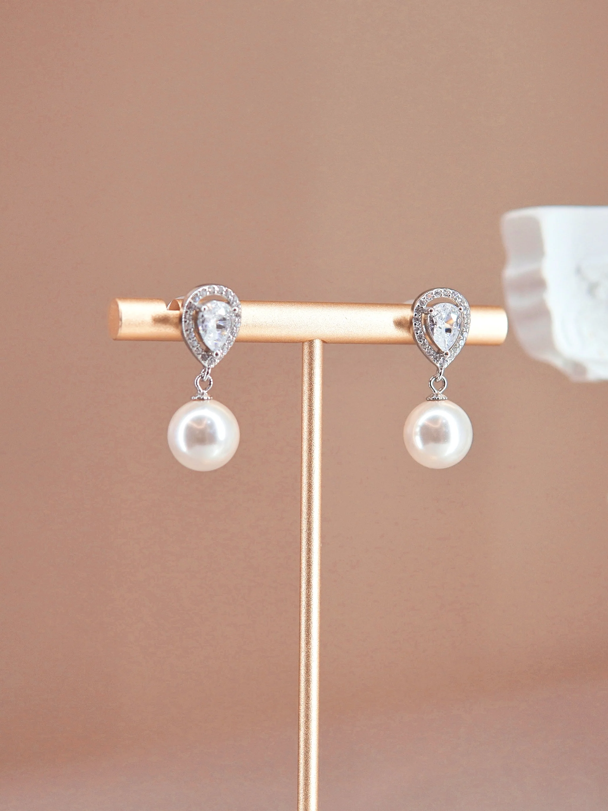 LAFIT �� Mature Woman - Earrings �W�����M�ڏ���������h