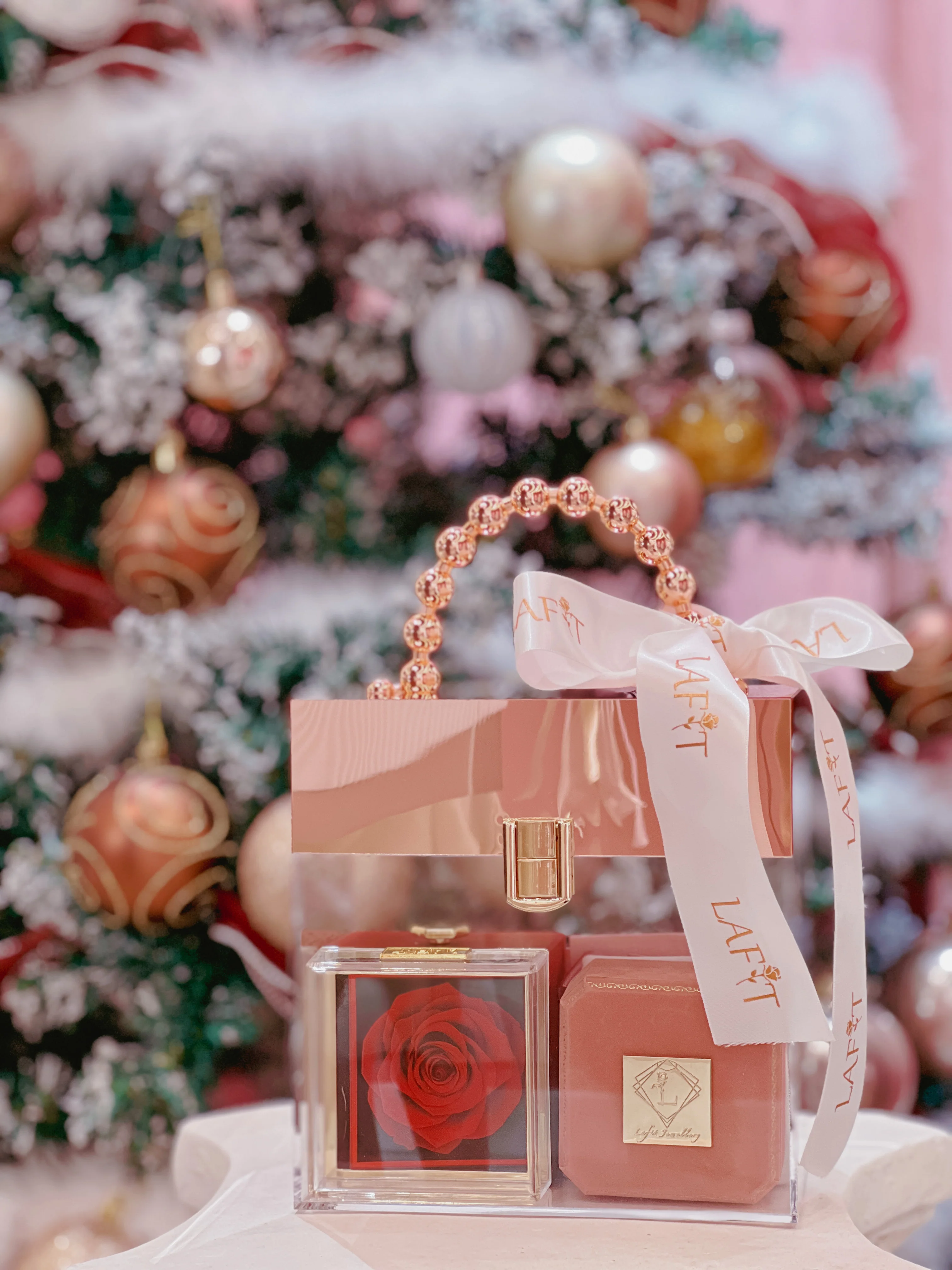 LAFIT�� �������A�錚�YƷ�׽M �� Timeless Love