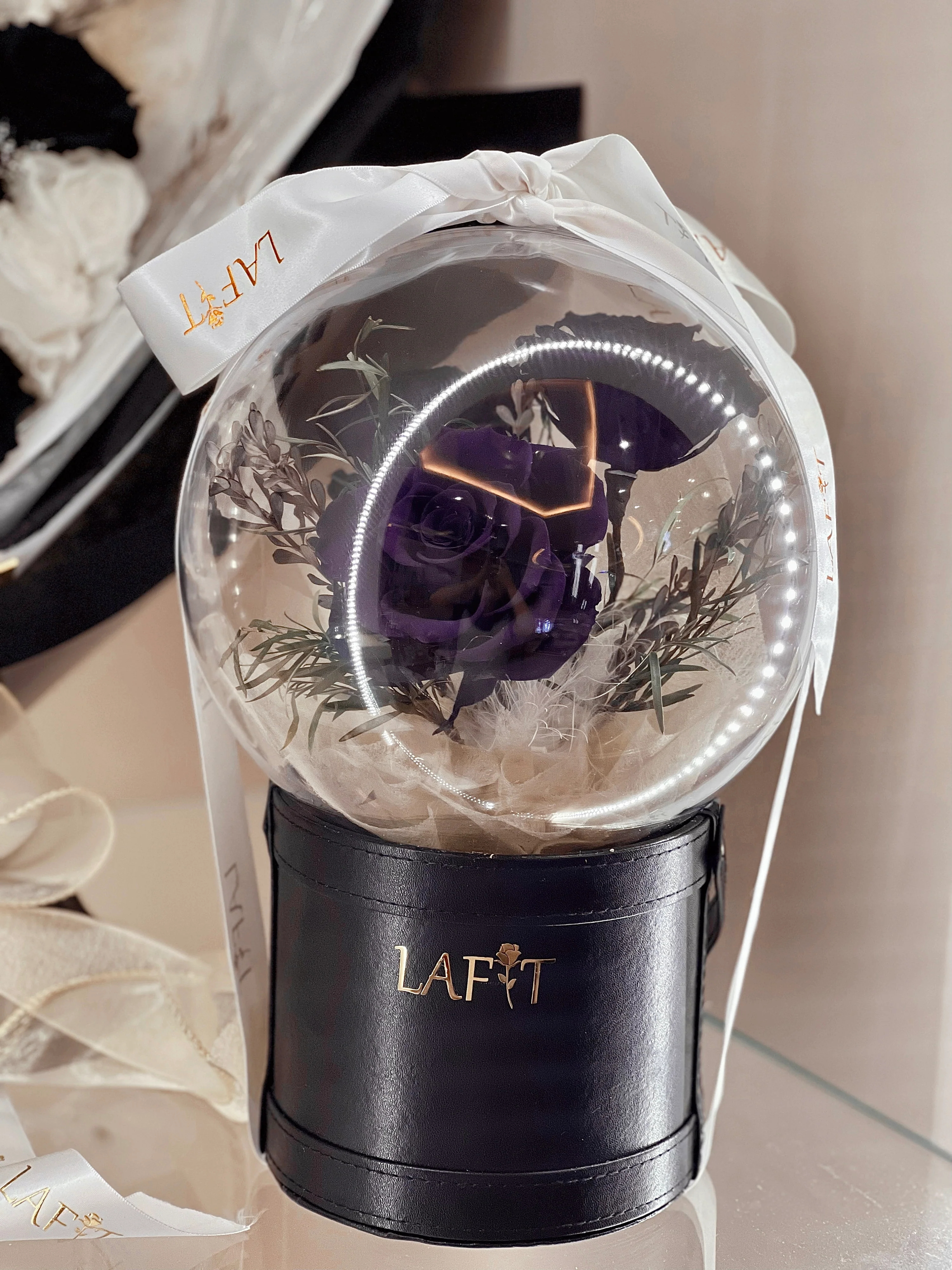 LAFIT 奢華經典永生花藝擺設 · Rose Sparkling Bubble - Dark Purple