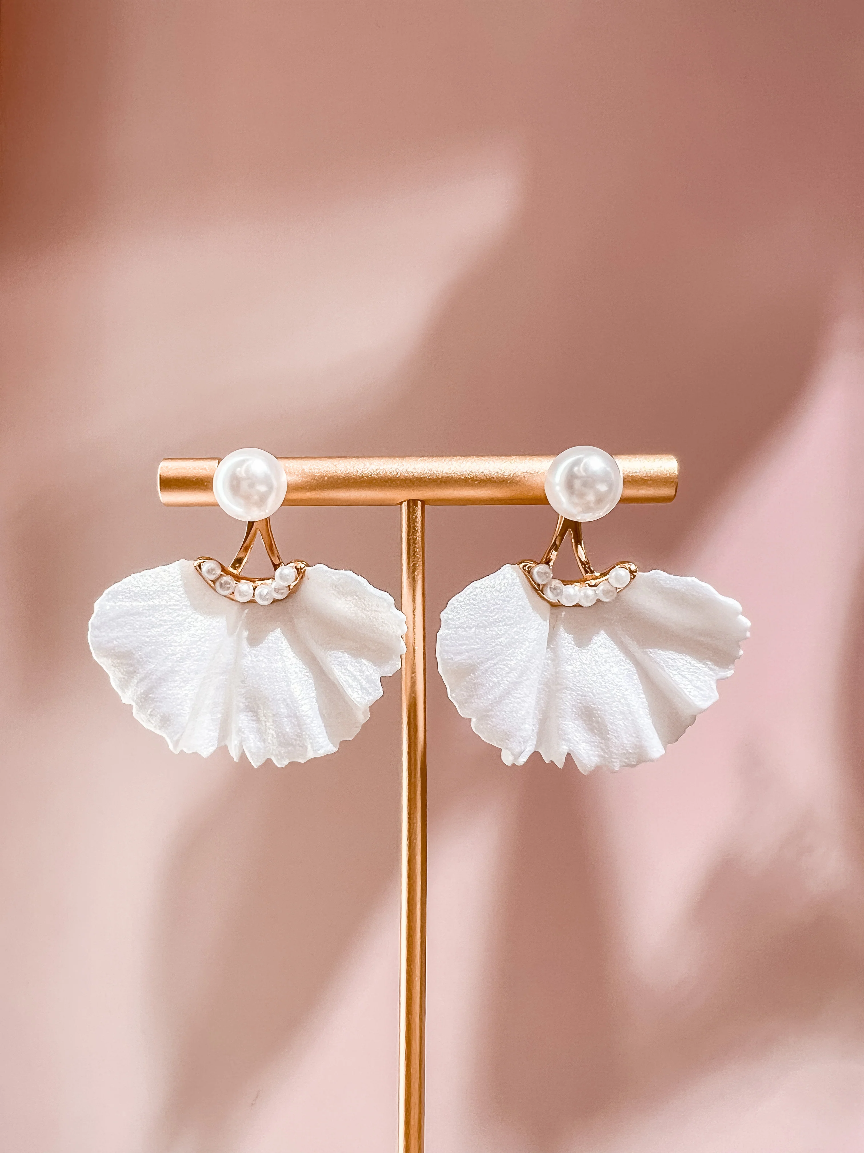LAFIT�� Pearly Limpet - Earrings  ���w�����OӋ��������h