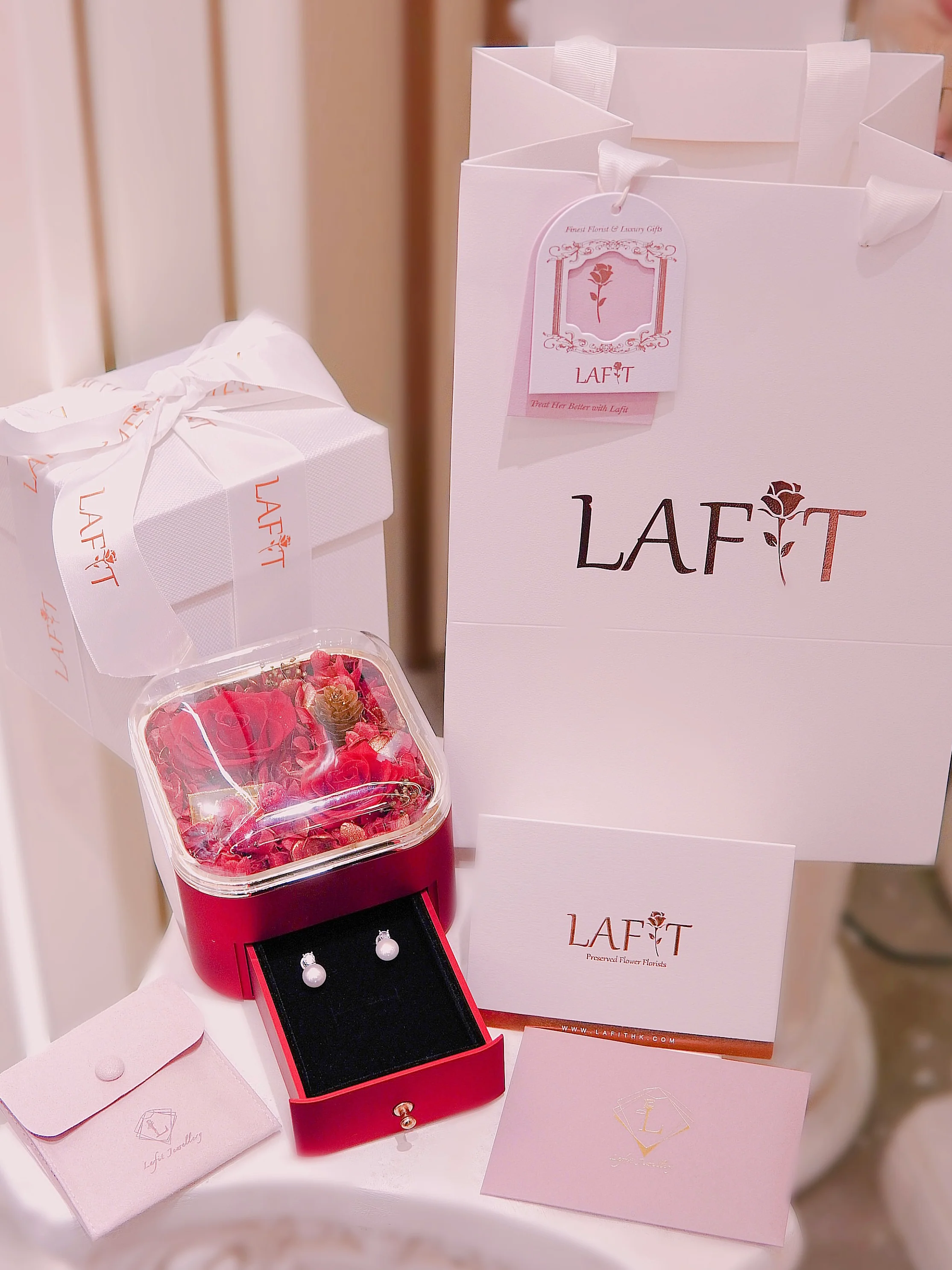 LAFIT ���@�YƷ �� Feel My Love�������錚���b