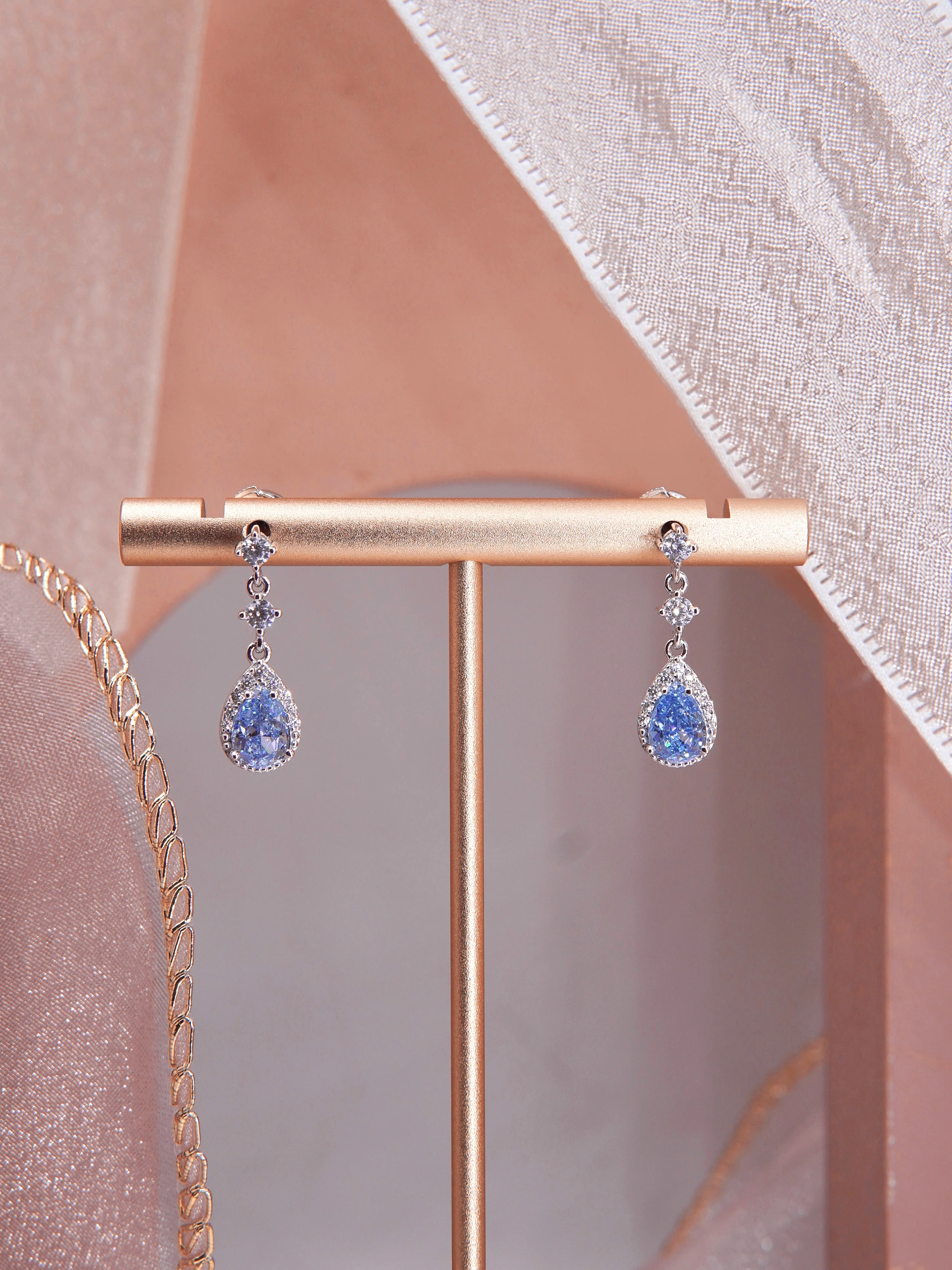 LAFIT �� Heart of Venus (Dreamy Blue) Earrings ���FŮ��ʯ���h
