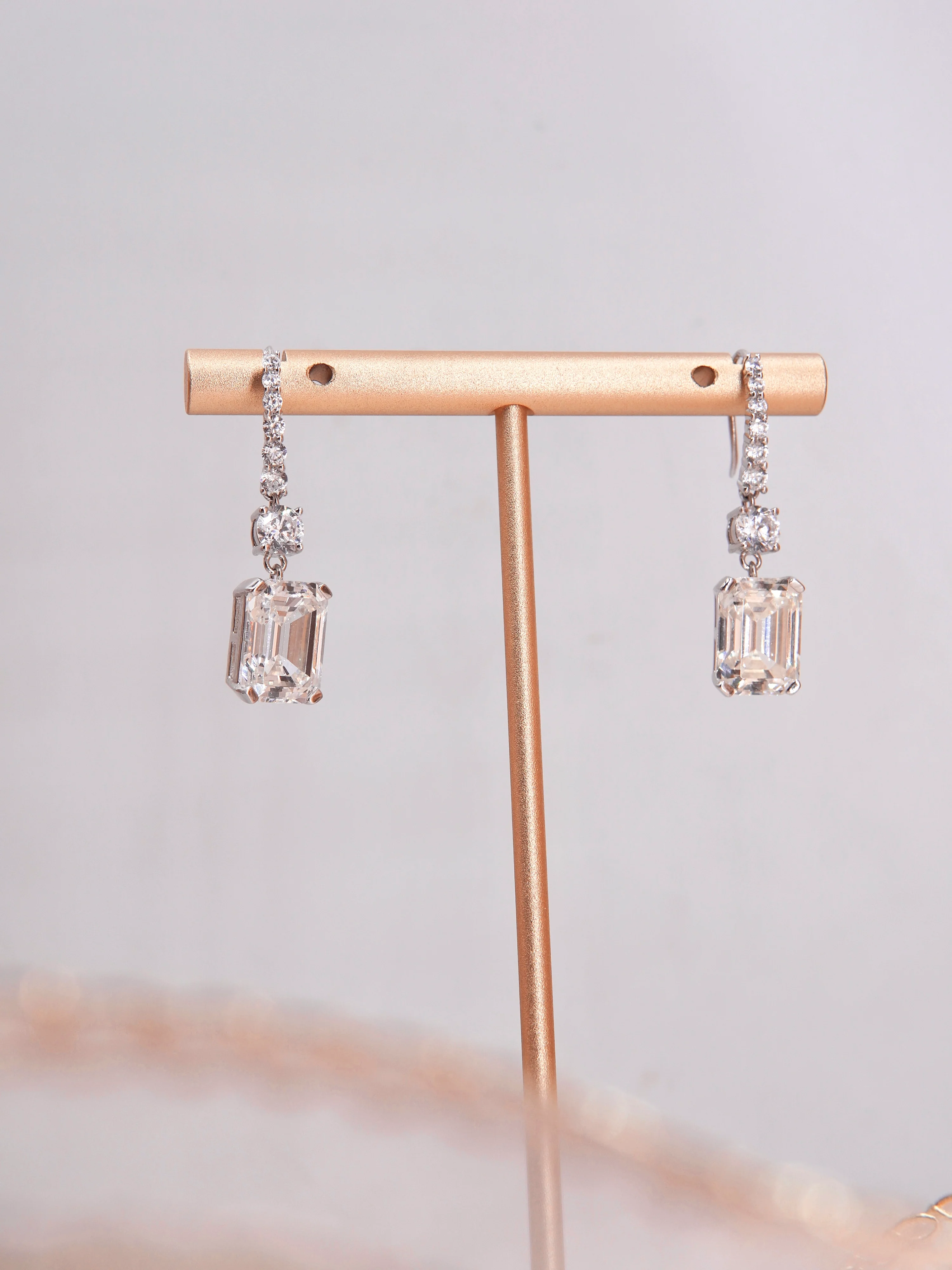 LAFIT �� Pure Angel Earrings
