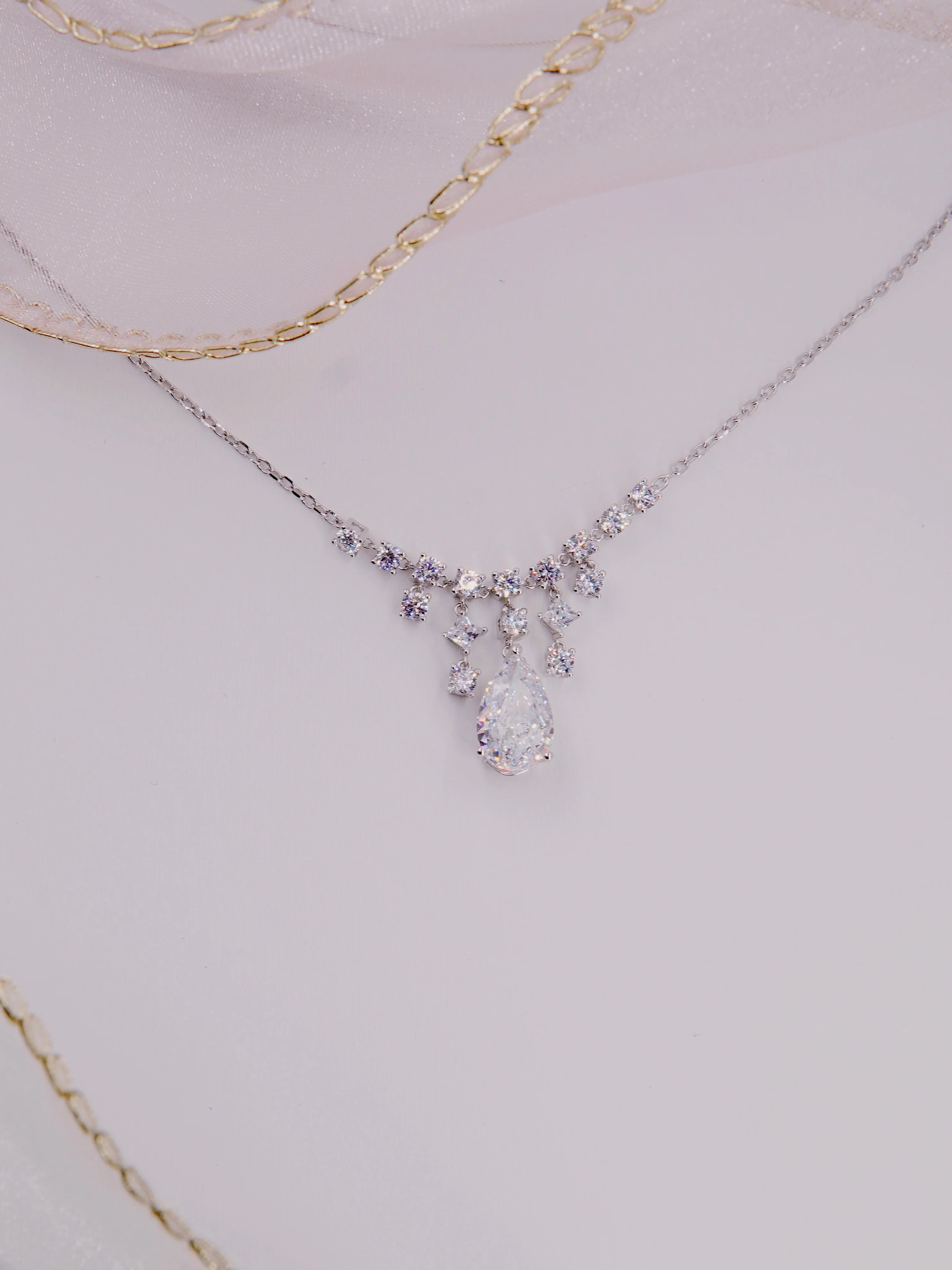 LAFIT  �� Paradise Goddess - Necklace ���FŮ����ɚ�ͨ͸��ʯ�i�