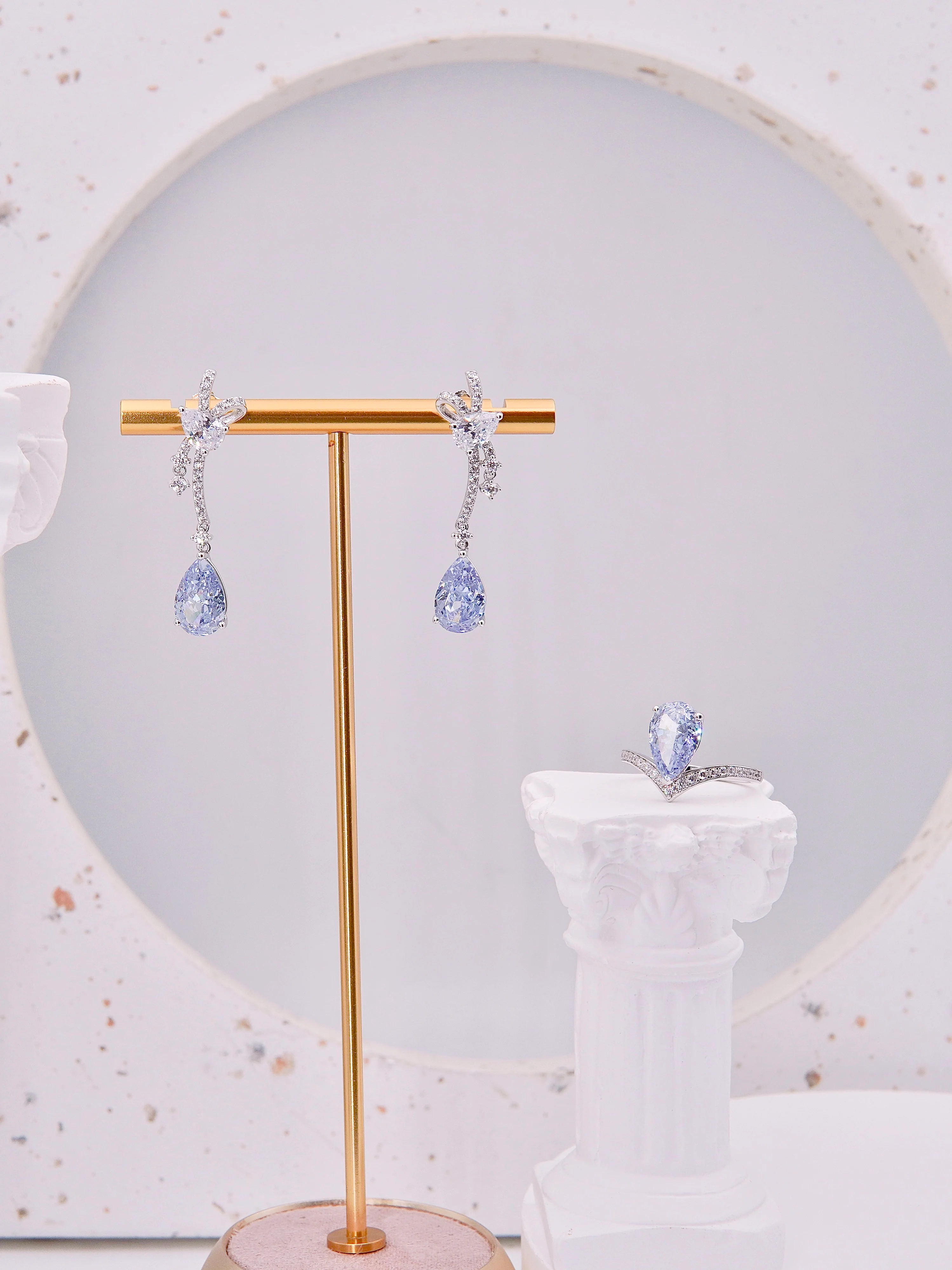 LAFIT  �� Peri Fairy - Earrings �{��ɫ��͸�Ќ�ʯ���h