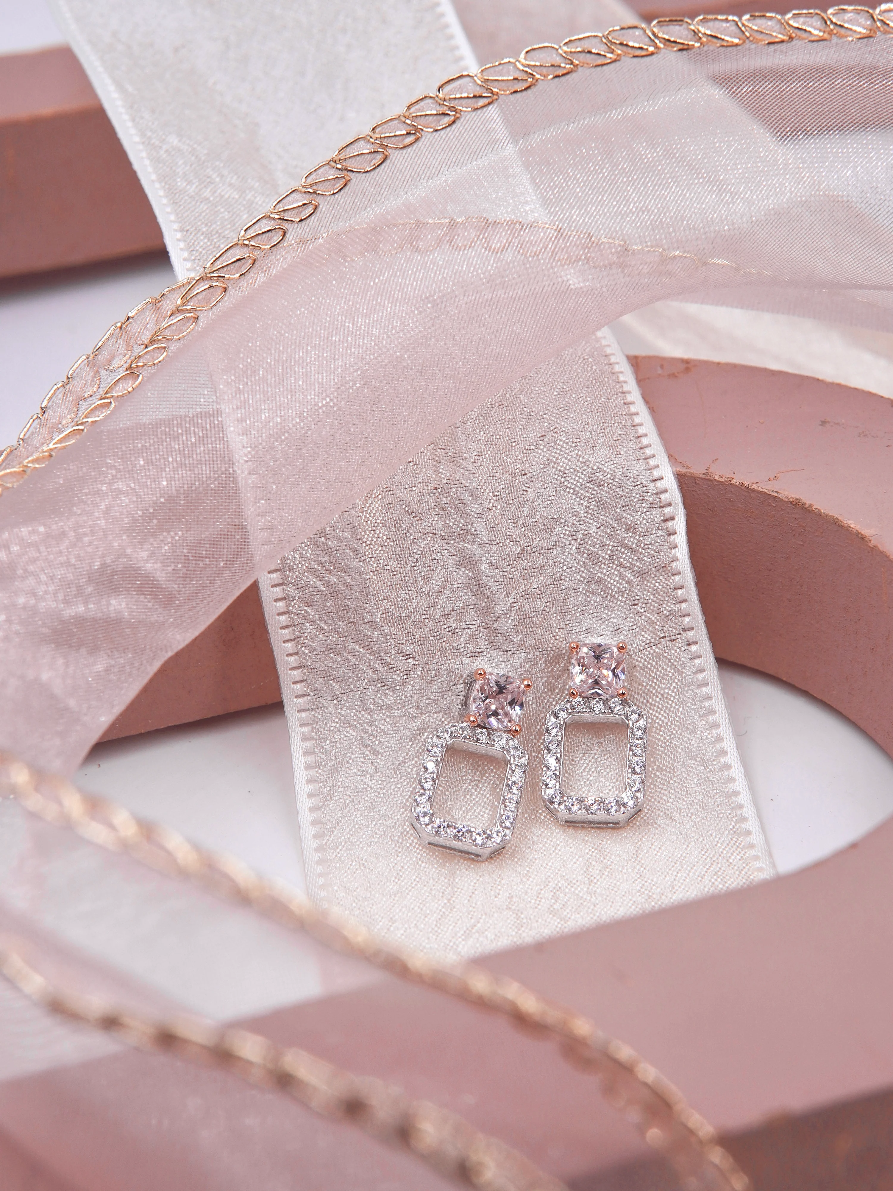 LAFIT �� Sakura Blush Earrings �ѻ����U�Ռ�ʯ���h