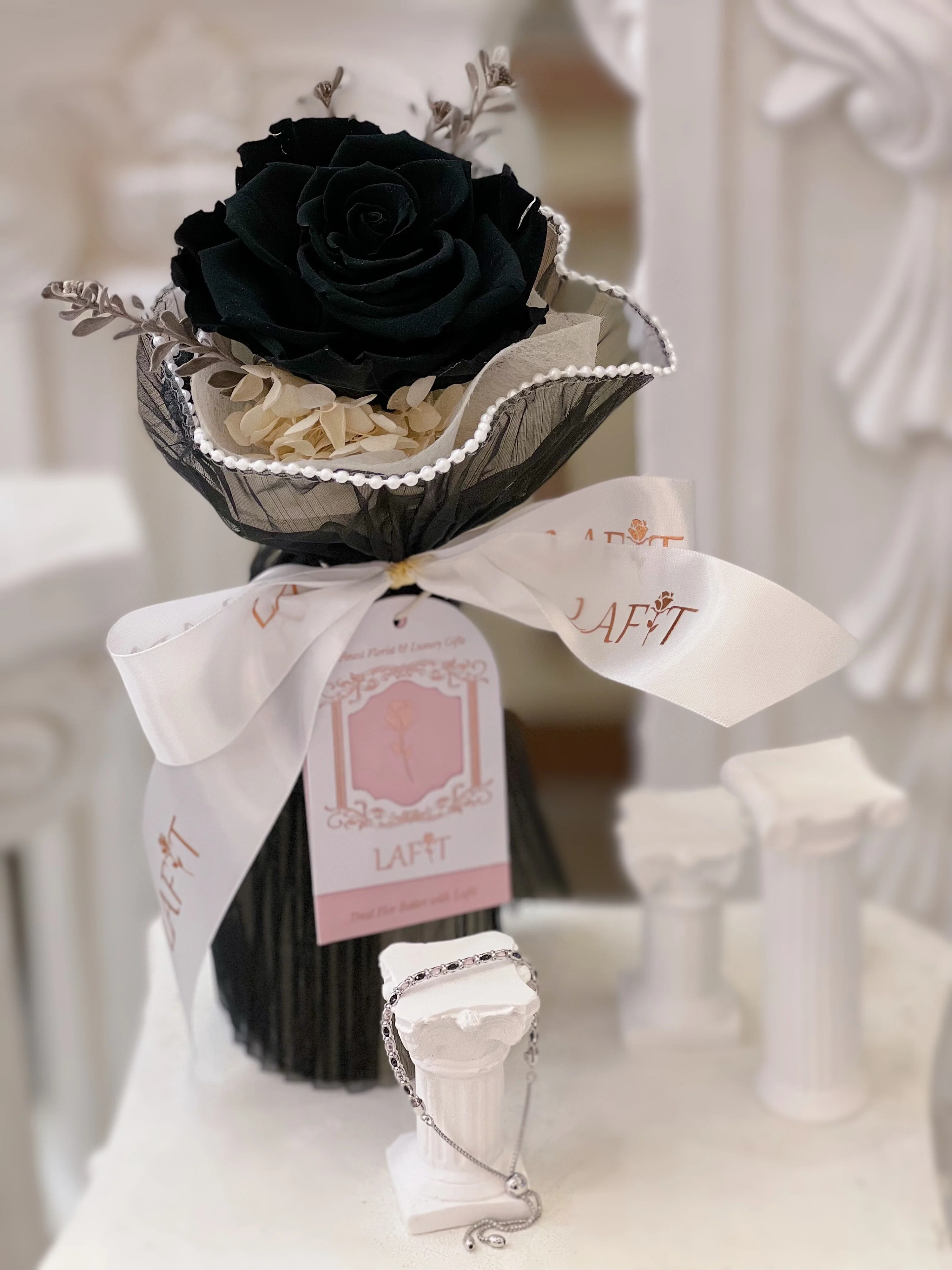 LAFIT 奢華經典花束 · BABY LOVE - Halloween Black