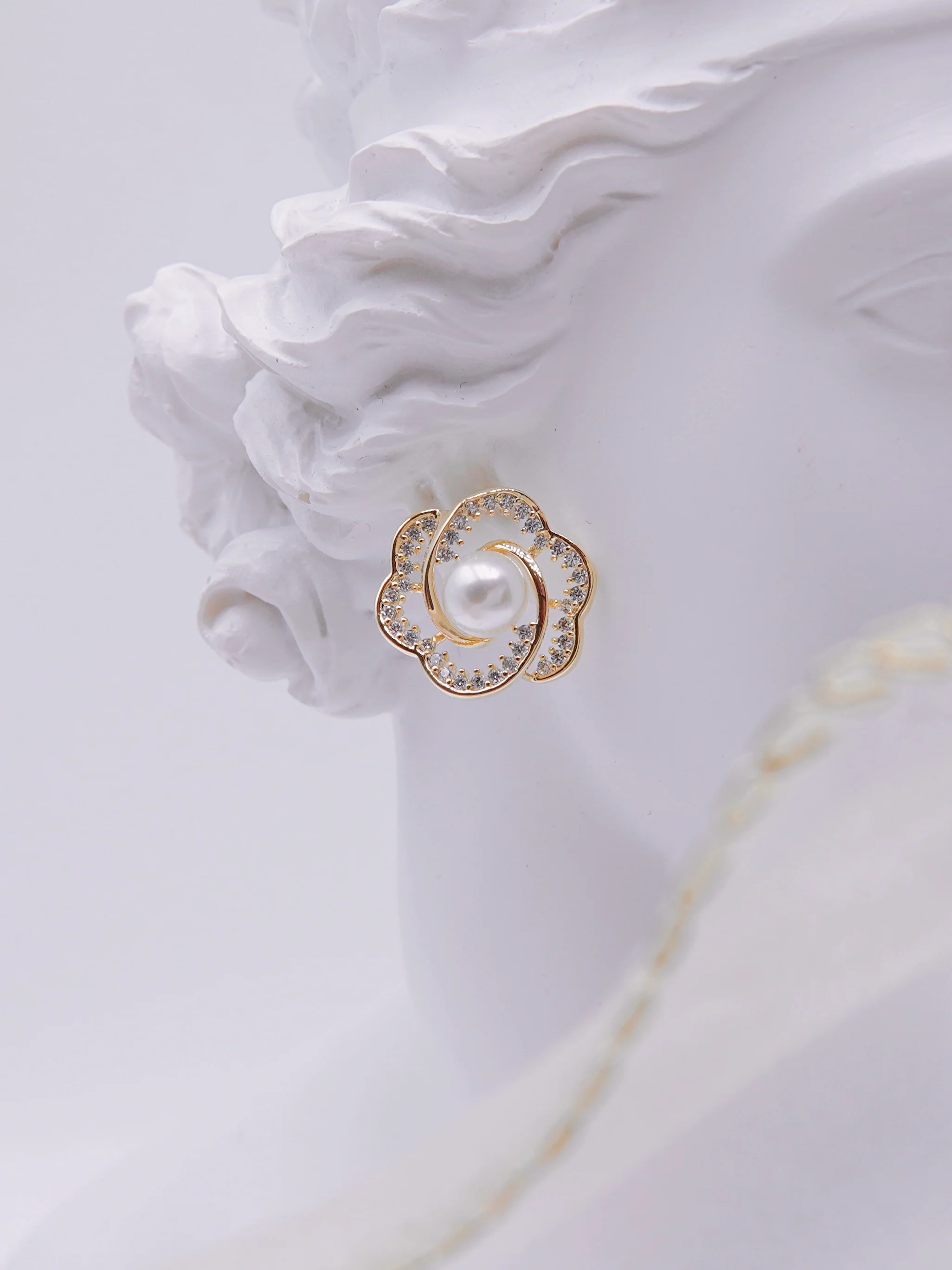 LAFIT�� Pearly Bloom - Earrings �`��õ��������h