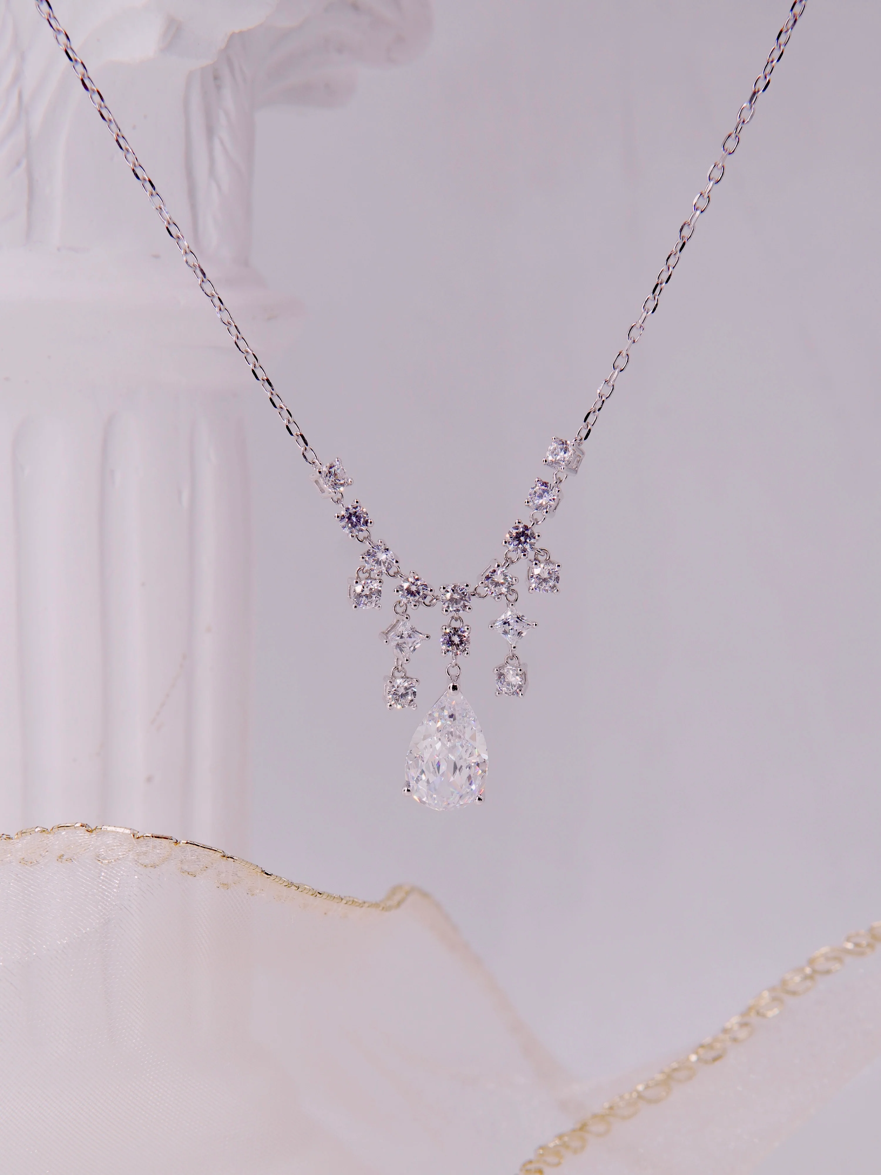 LAFIT  �� Paradise Goddess - Necklace ���FŮ����ɚ�ͨ͸��ʯ�i�